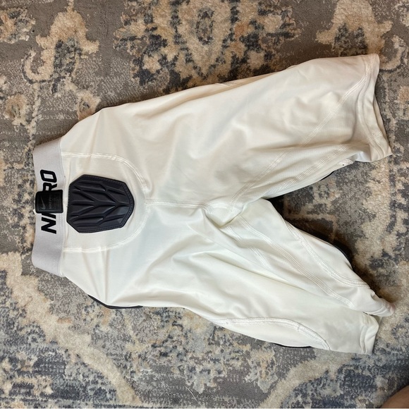 Nike pro White compression shorts - Picture 2 of 6